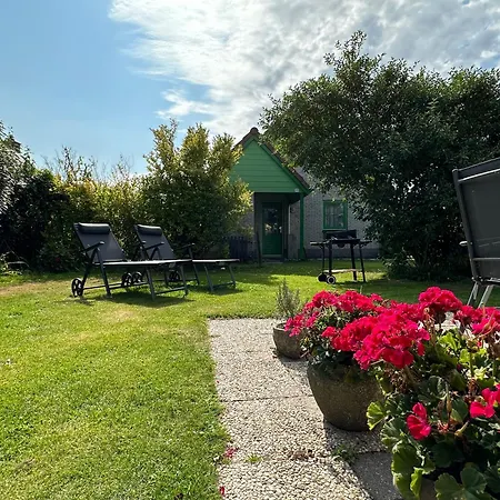 Nyaraló Albatros 327 *